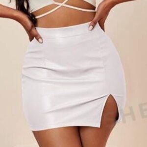 SHEIN SXY WOMEN'S OFF-WHITE FAUX LEATHER SKIRT SIZE M